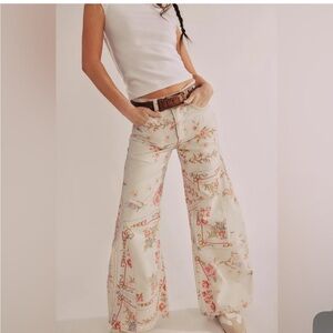 We The Free Eden Slouch Pink and Cream Floral pants  size 29S